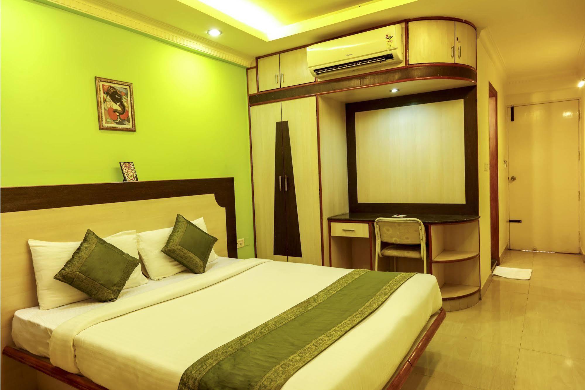 Treebo Trip Grand Regency Hotel Bangalore Luaran gambar