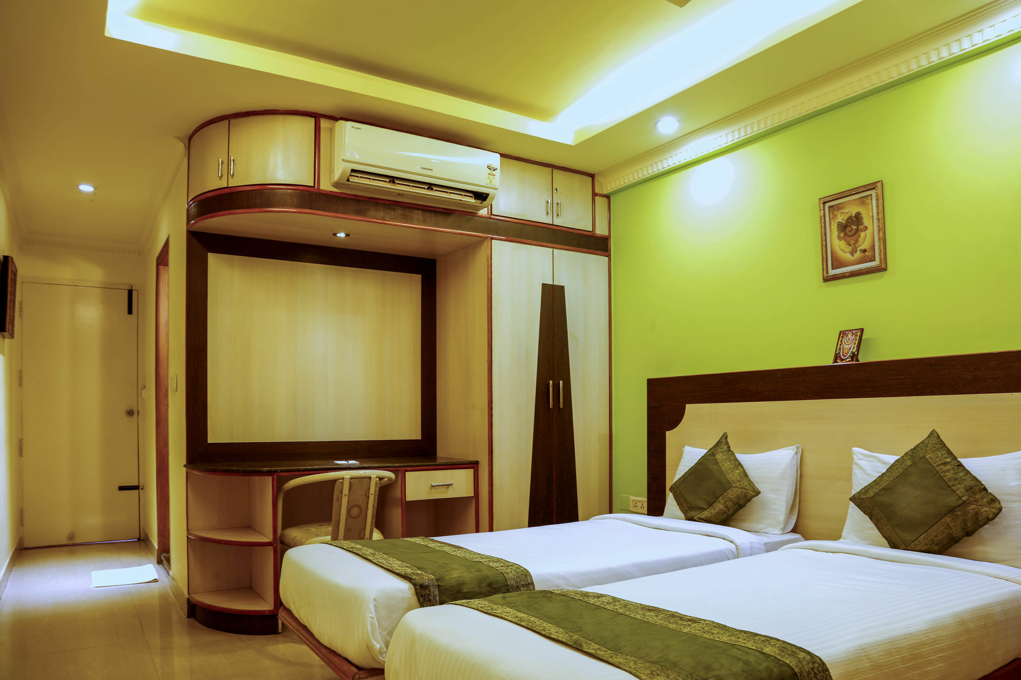 Treebo Trip Grand Regency Hotel Bangalore Luaran gambar