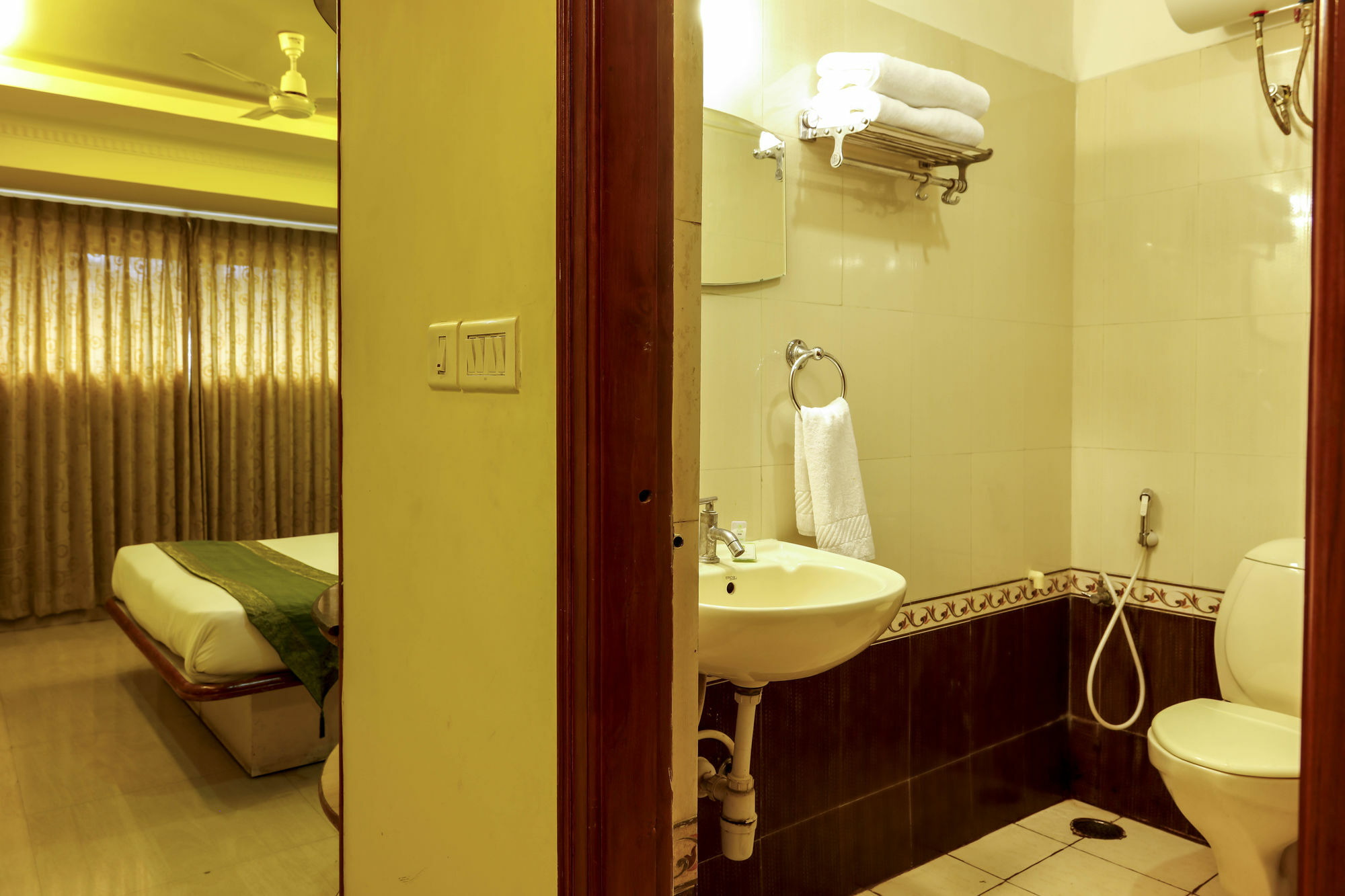 Treebo Trip Grand Regency Hotel Bangalore Luaran gambar