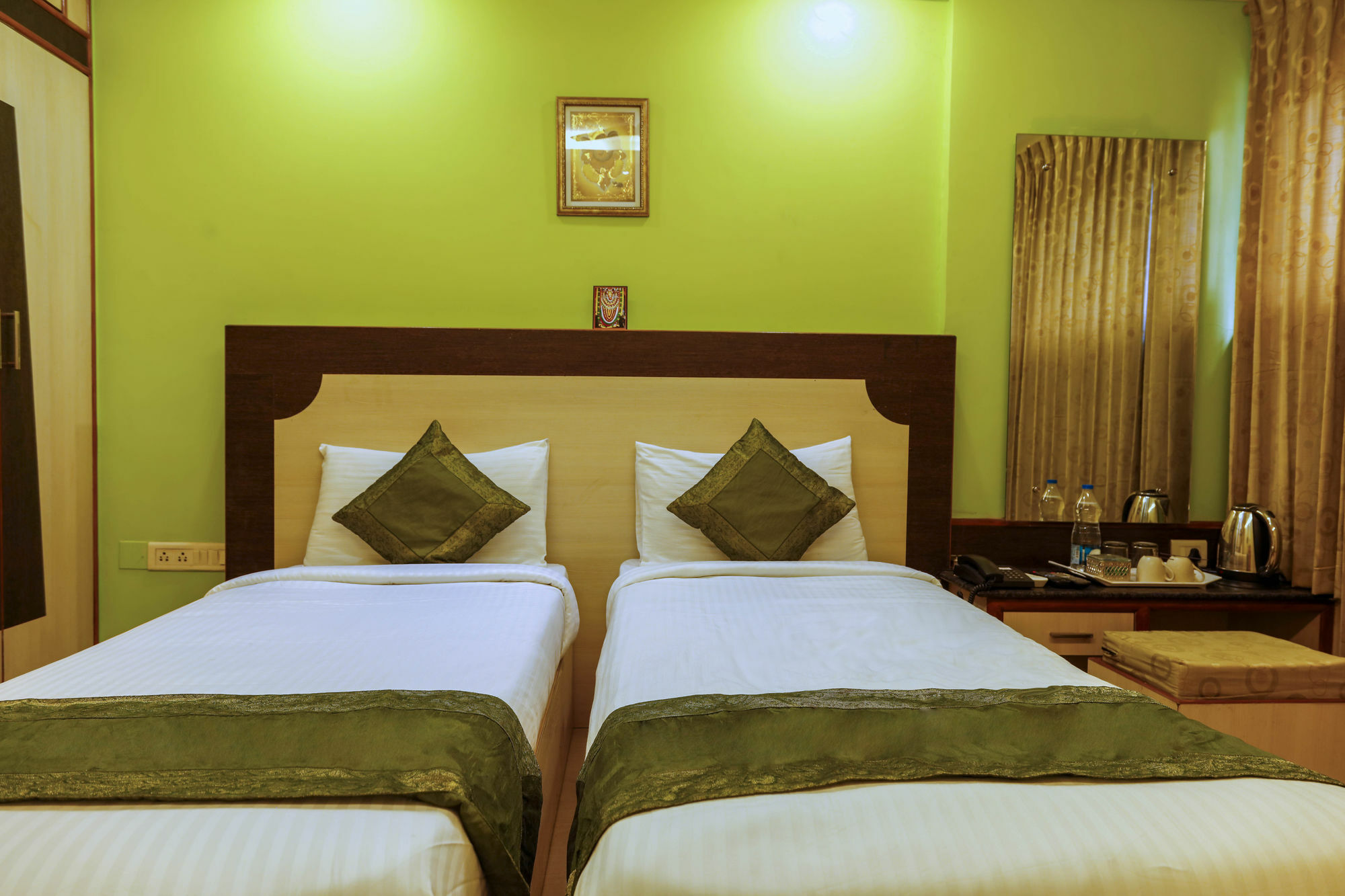 Treebo Trip Grand Regency Hotel Bangalore Luaran gambar
