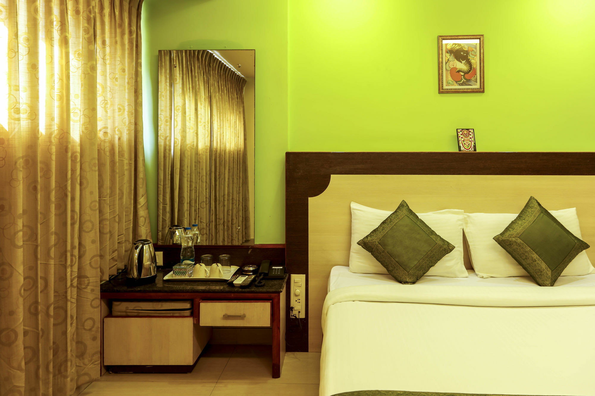 Treebo Trip Grand Regency Hotel Bangalore Luaran gambar
