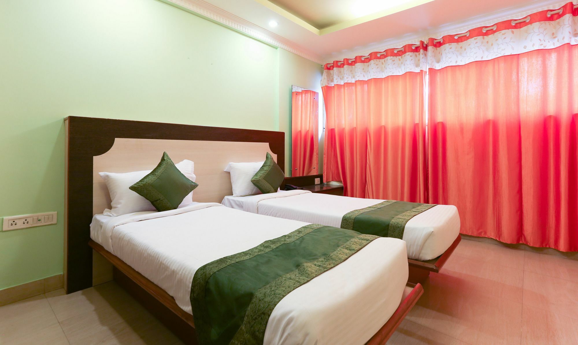 Treebo Trip Grand Regency Hotel Bangalore Luaran gambar